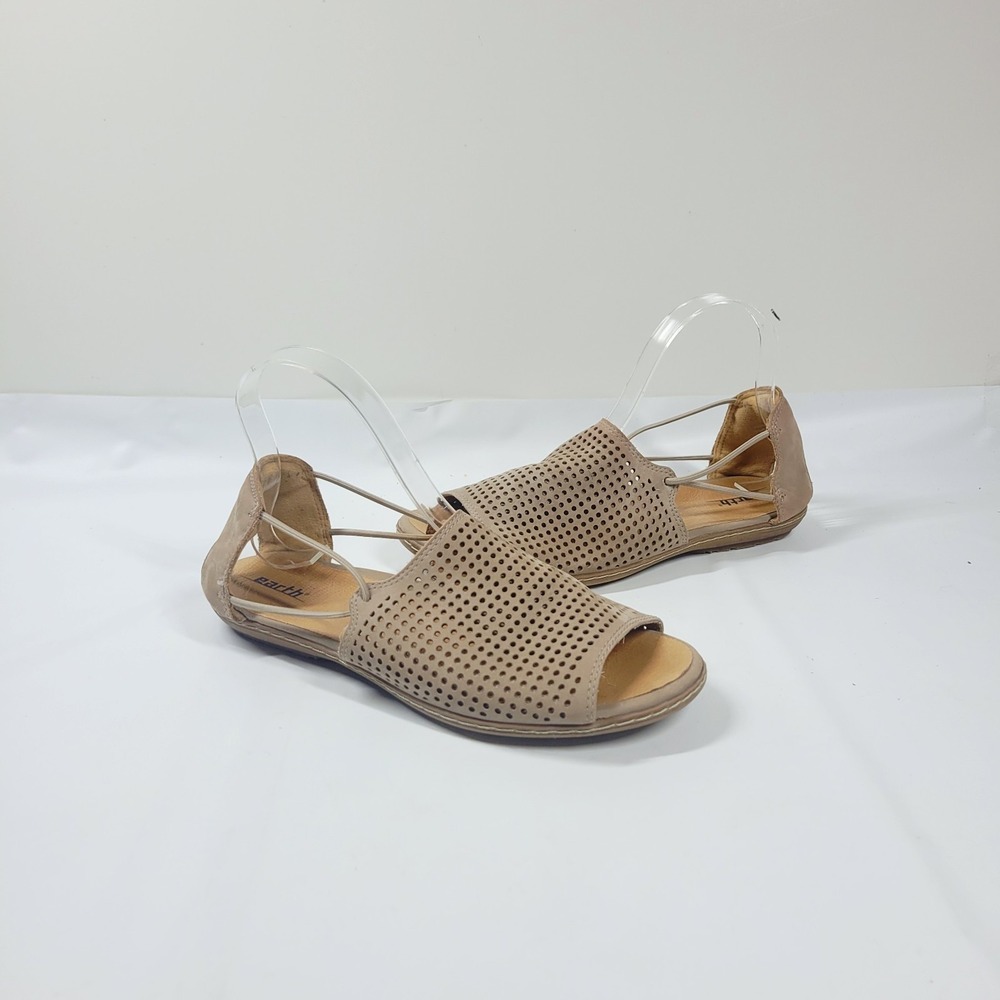 EARTH Shoe Shelly Open Toe Sandals Womens 8 B Leather Taupe Perforated Flat